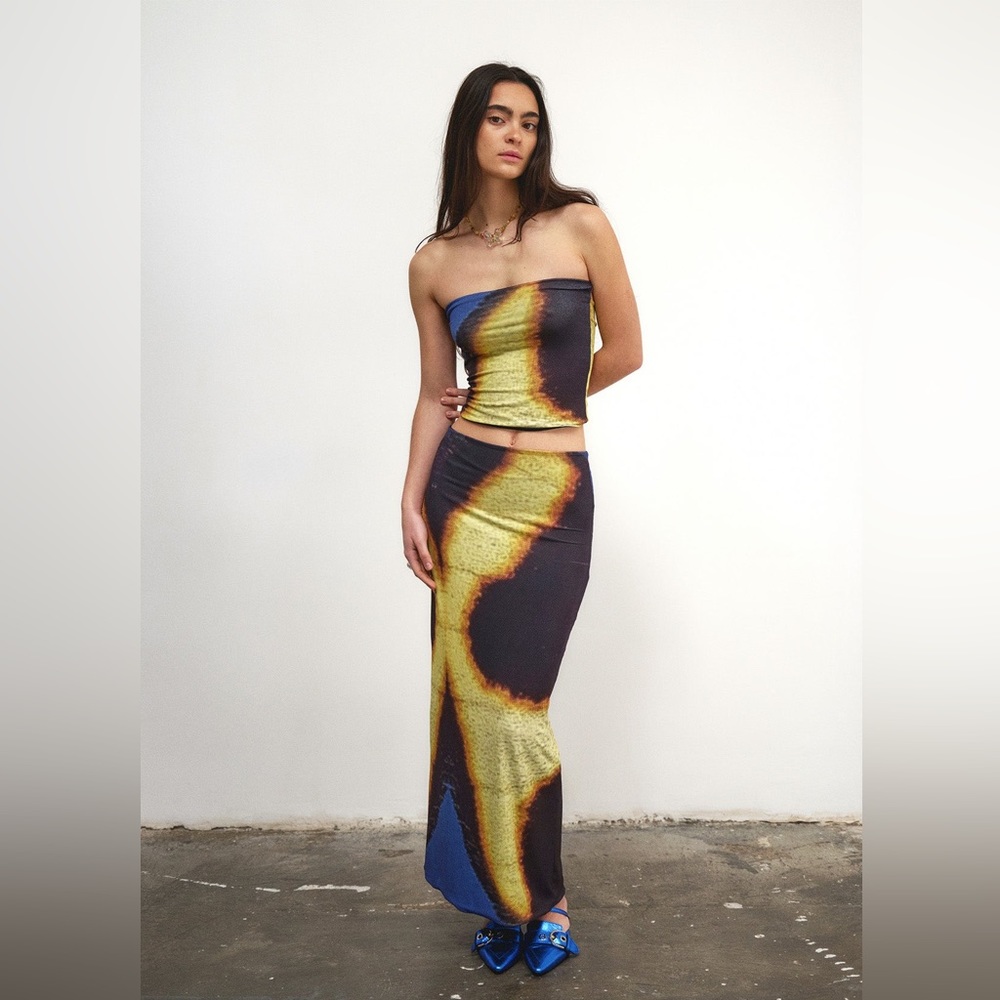 Feners Tu x Mi Night Skirt Butterfly print reversible skirt & tube top set